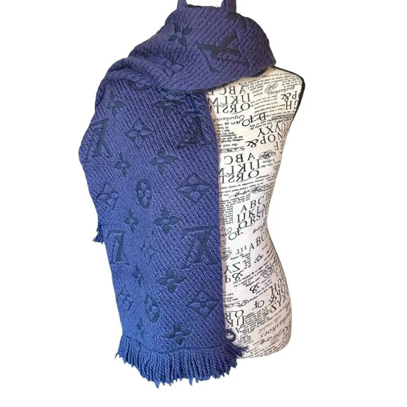 Authentic Louis Vuitton Purple Monogram Chunky Knit Wool Silk Rectangle Scarf - Picture 5 of 6